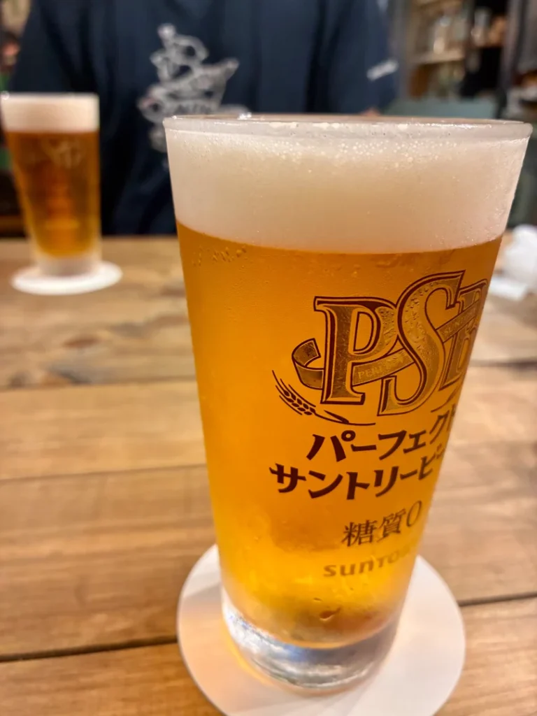 Lac Blancの居酒屋デーで注文したパーフェクトサントリービールの生ビール
